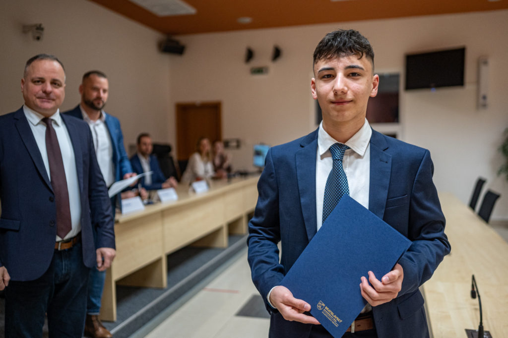 Mládežnícky parlament BSK študent